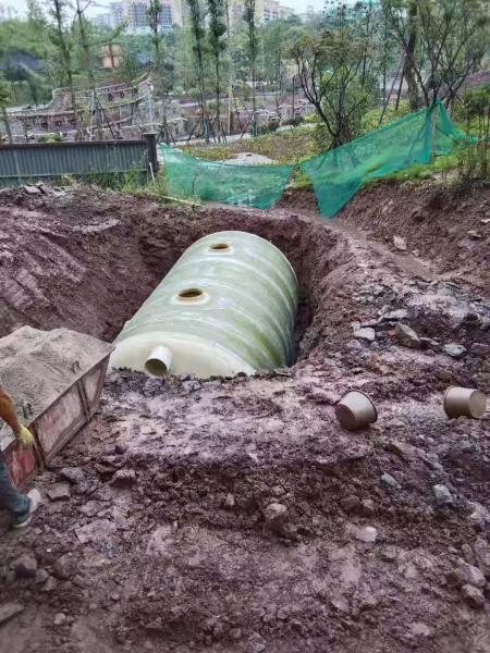 九龙坡区雷波县50立方化粪池安装现场